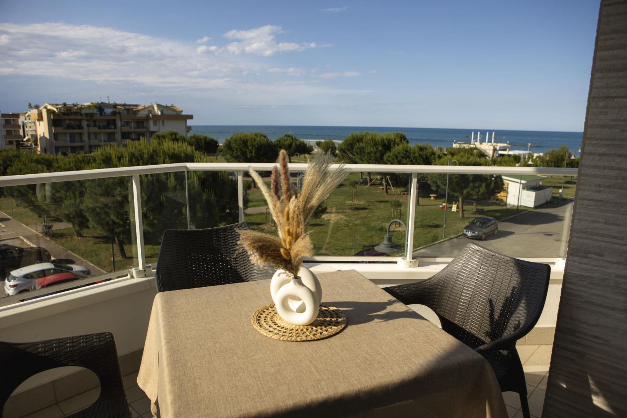 Residenze Roscioli Lejlighedshotel Roseto Degli Abruzzi Eksteriør billede